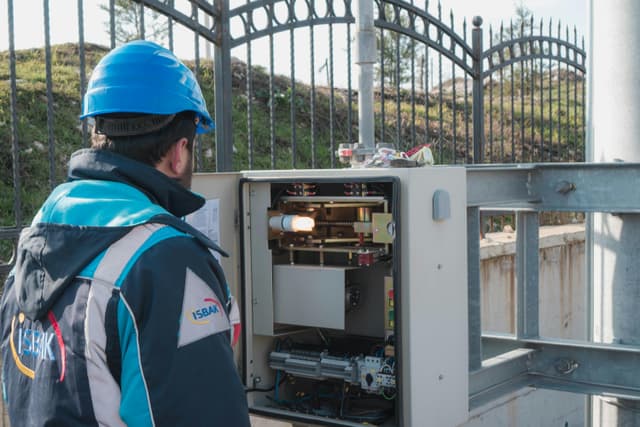 Montagem de painéis elétricos